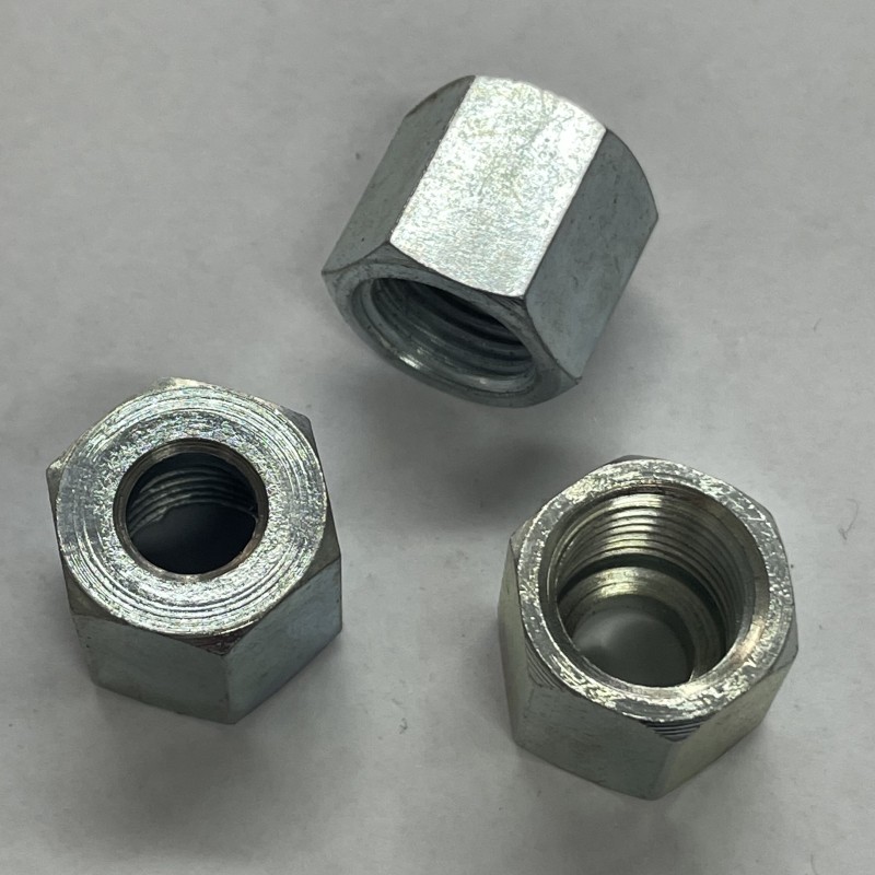 Гайка газ ф8